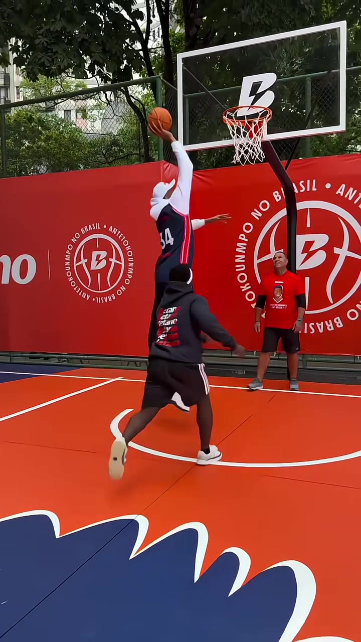 开云中国-字母哥重返赛场，比赛规则变更首场状态出色，法国队观众沸腾！-开云中国