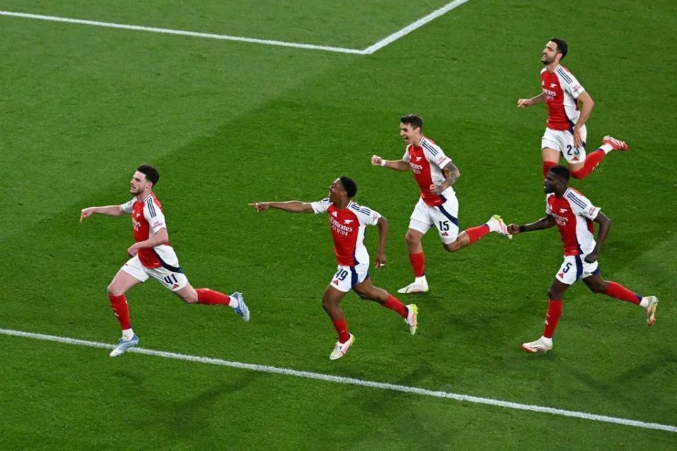 开云体育-阿森纳主场大捷，球员赛后激动庆祝胜利，如何我们.-开云体育