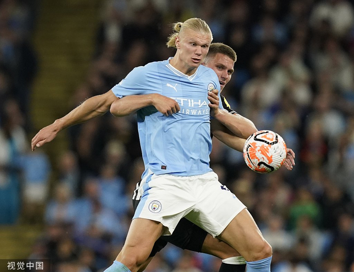 开云-巴塞罗那观众热烈欢呼！，哈兰德迎来七赛季出色发挥赢得满堂喝彩-开云