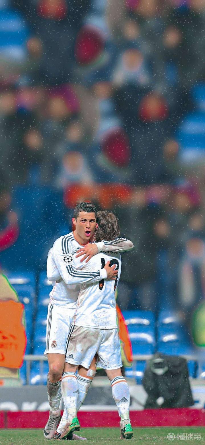 开云体育-关于C罗焦点对战，哈兰德与70激战皇家马德里分钟，重返赛场胜负难料！引发球迷热议的信息-开云体育